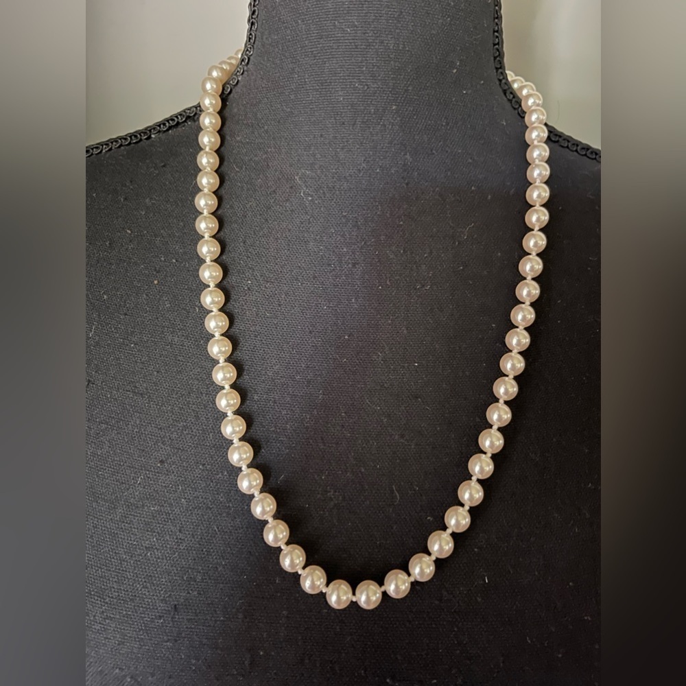 Faux Pearls Necklace Signed Japan on Clasp - Picture 2 of 4